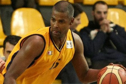 Νέο απόκτημα ο Κόμματος