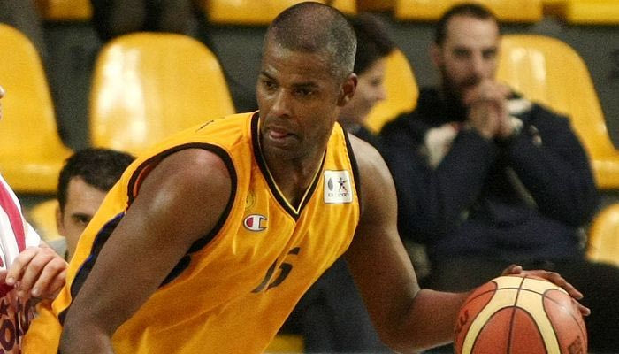 Νέο απόκτημα ο Κόμματος