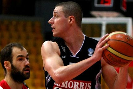 Επικοινωνία του στρατοπέδου ΜακΓκραθ με FIBA