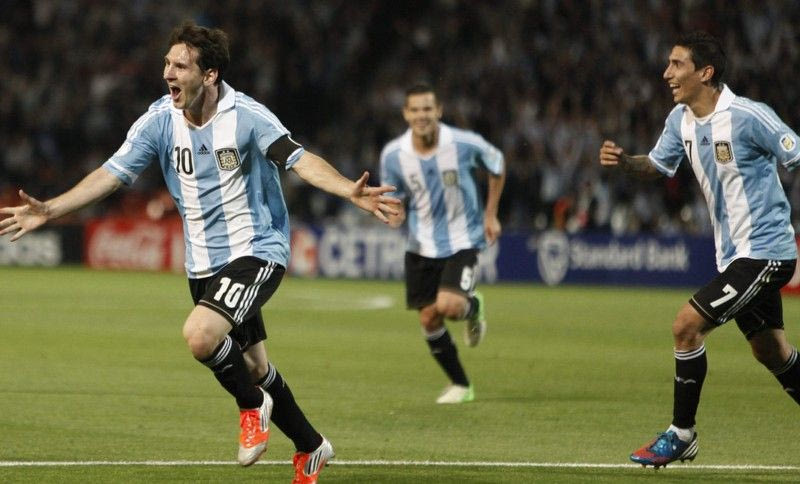 Ο Μέσι, ο Ροναλντίνιο και ο Πίρλο!