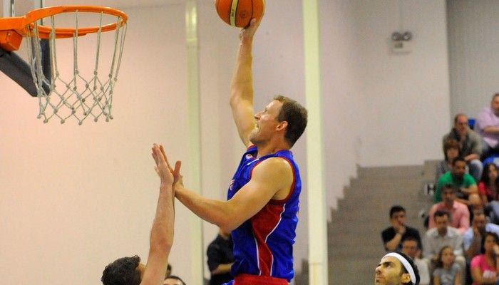 Τα δίνει όλα για Νάτζφεϊ