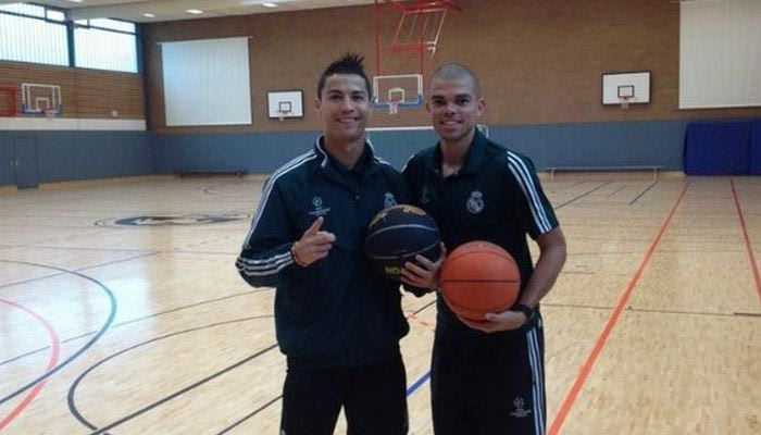 Το έριξαν στο μπάσκετ Πέπε και Κριστιάνο