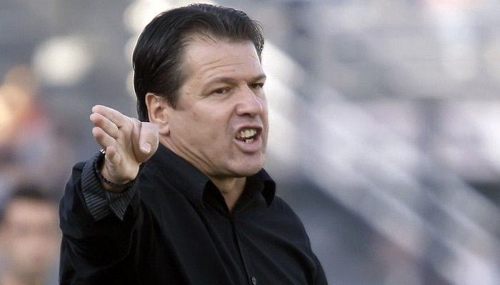 Τέλος ο Βαζάκας, ανέλαβε ο Σ. Παπαδόπουλος