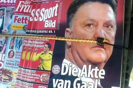 Φαν Χάαλ όπως Χίτλερ