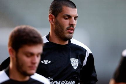 Ασ’ τον τρελό στην… εστία του!