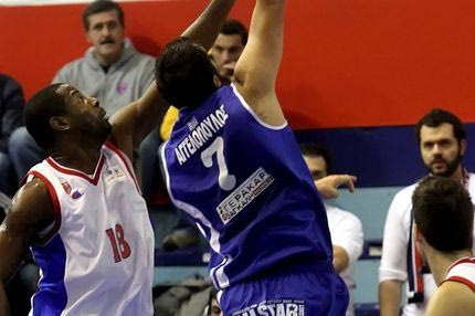 Aνανέωσε ο Αγγελόπουλος