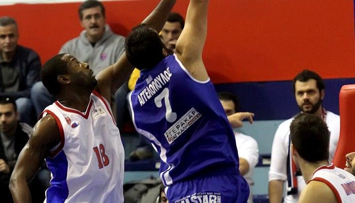 Aνανέωσε ο Αγγελόπουλος