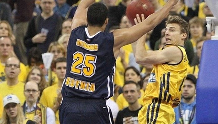 Άλμπα – Πρόκομ 67-64