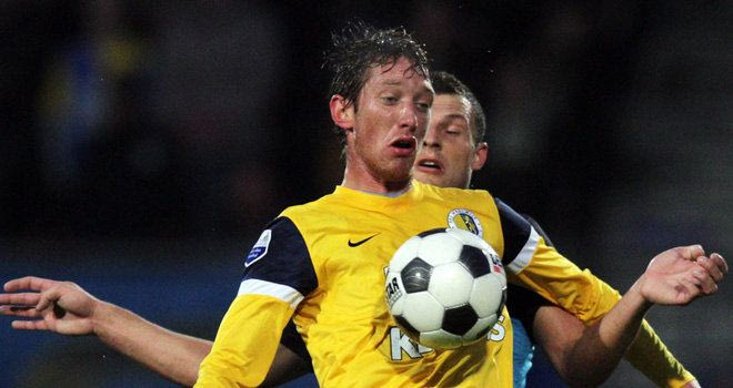 Γκολ αλά Μαραντόνα με το χέρι