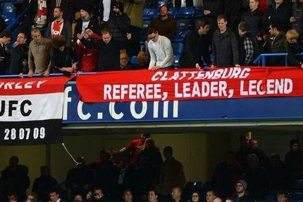 “Κλάτενμπεργκ, θρύλος” σε πανό της Μάντσεστερ Γιουνάιτεντ