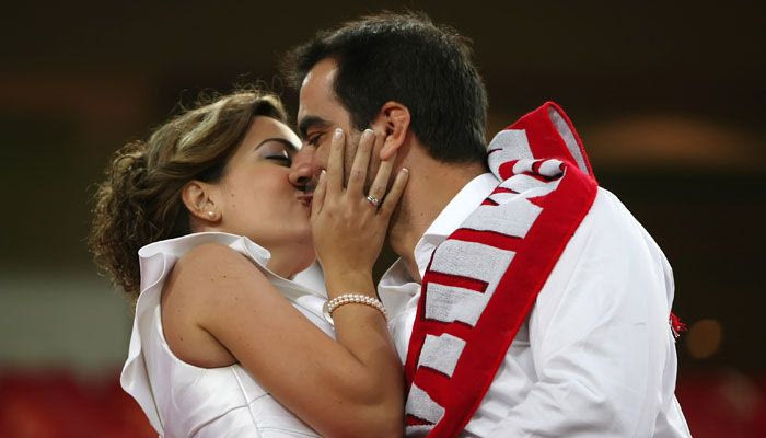 Καυτά φιλιά και… γάμος στο “Γ. Καραϊσκάκης”