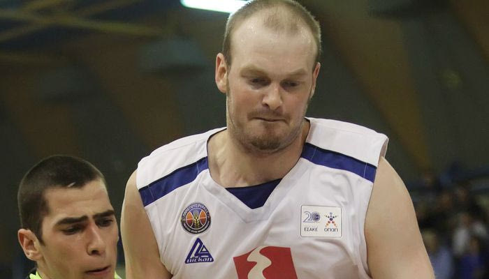 Τέλος ο Χιουζ