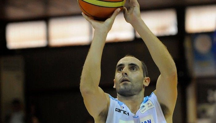 Αμφίβολος για τον Ολυμπιακό ο Καλαμπόκης