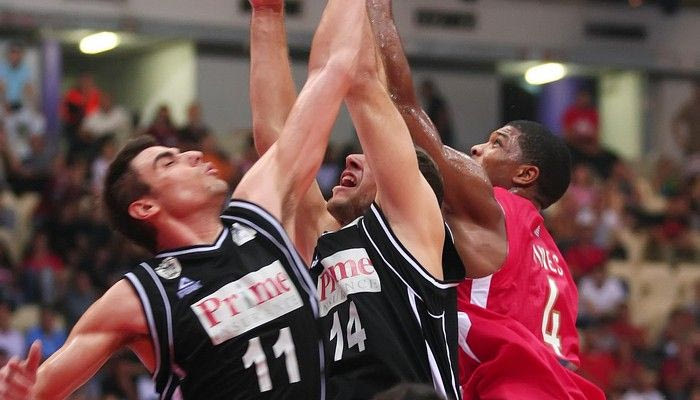 Ενοχλήσεις στο γόνατο ο Καλλές