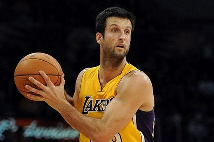 Στην Αθήνα (18:00) ο Καπόνο