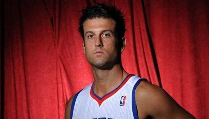 Ανακοινωσε Καπόνο ο Μ. Παπαδόπουλος