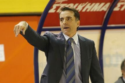 Ανέλαβε τα ηνία ο Κουστένης