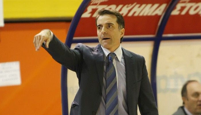 Ανέλαβε τα ηνία ο Κουστένης