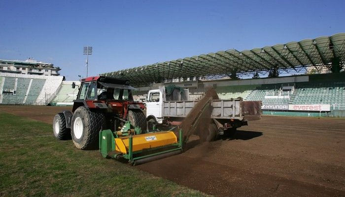 Περιμένουν την βροχή στη Λεωφόρο