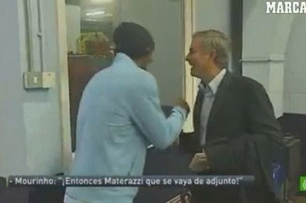 Ο Μουρίνιο και ο Μαϊκόν αστειεύονται με τον Μπενίτεθ