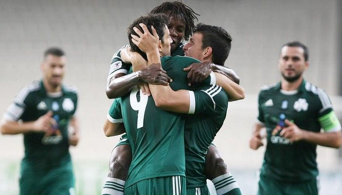 Στάθηκε όρθιος