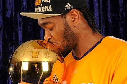 Ο Τζος Πάουελ εν δράσει