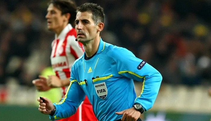 Αποδοκίμασαν τον Σιδηρόπουλο πριν μπει στο ταξί