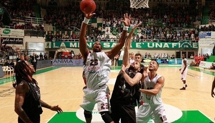 Σιένα – Σαλόν 93-90