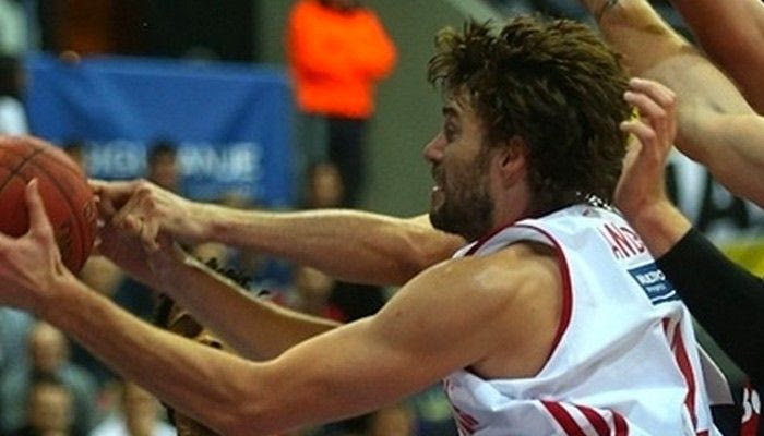 Τσεντεβίτα-Κάχα Λαμποράλ 76-69