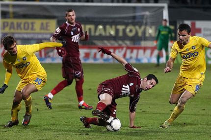 Χωρίς τρεις στο Βόλο