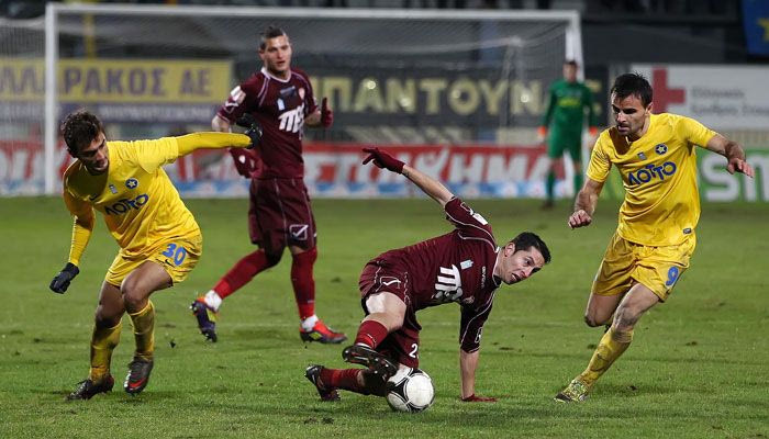 Χωρίς τρεις στο Βόλο