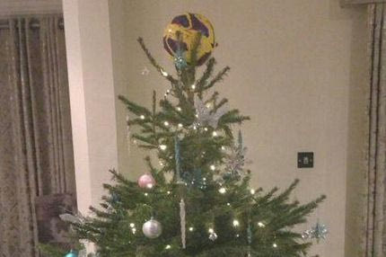 Μπάλα αντί για αστέρι στο δέντρο του Μπέιλ