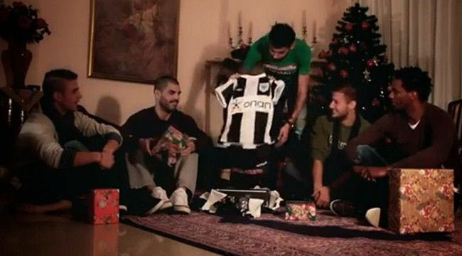 Ευχές από τον Κλάους και τη παρέα του