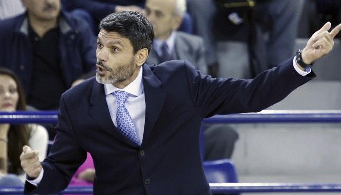 Κορωνιός: “Κάτω το κεφάλι”. Καλαφατάκης: “Από την αρχή”