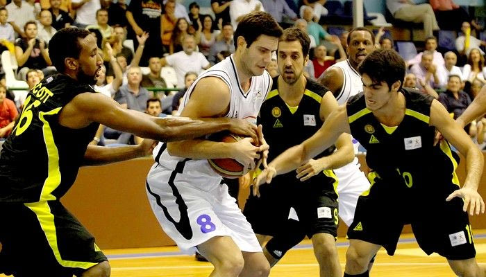 Δύσκολα ο Μανωλόπουλος