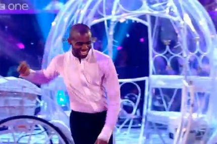 Ο χορευτής Μουαμπά (video)