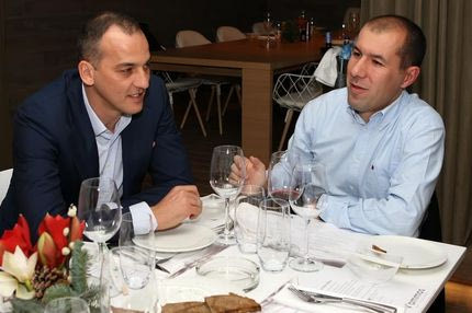 “Ερυθρόλευκο” δείπνο με μενού το… τέταρτο αστέρι