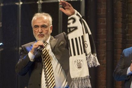 Το χριστουγεννιάτικο γλέντι του Ιβάν Σαββίδη