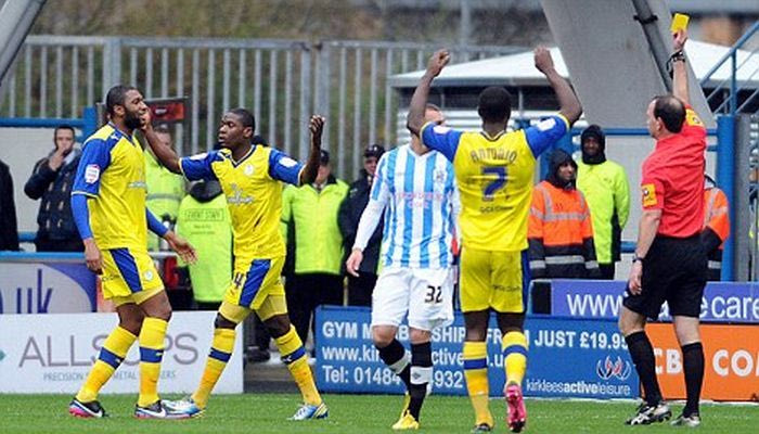 Του έβγαλε δύο κίτρινες, αλλά δεν τον απέβαλε!