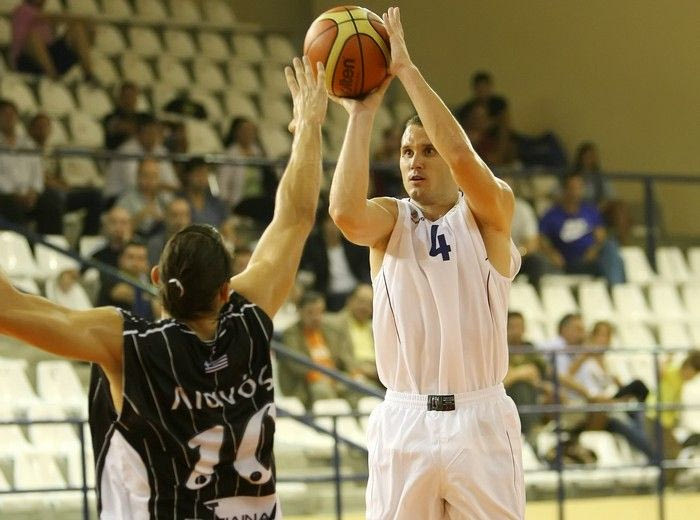 Θρήνος για τον Στρναντ