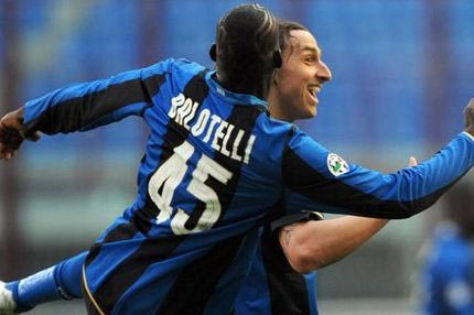 Ιμπραΐμοβιτς: “Προσφέρει γέλιο ο Μπαλοτέλι”