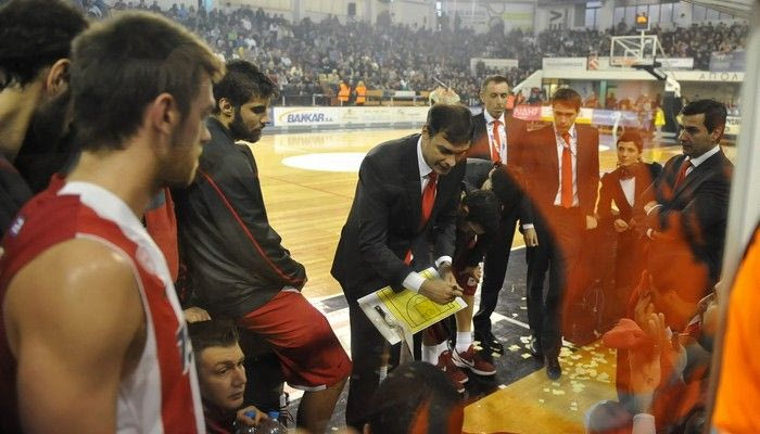 Μπαρτζώκας: “Ο μεγαλύτερος φασισμός βρίσκεται στα γήπεδα και τα πανεπιστήμια!”