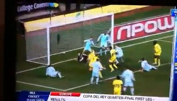 Φάση… ράγκμπι σε ποδοσφαιρικό αγώνα!