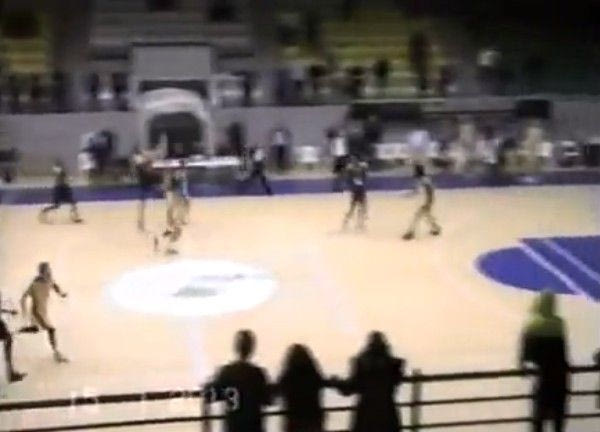 Buzzer beater από το κέντρο στην Κύπρο