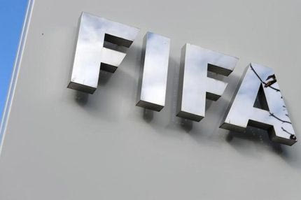 Χρήμα με … ουρά μοιράζει η FIFA στα στελέχη της