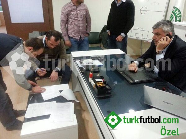 Στην Ακίσασπορ ο Γκέκας