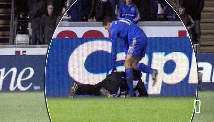 Δεν γλιτώνει ο Αζάρ για την επίθεση στο ball boy