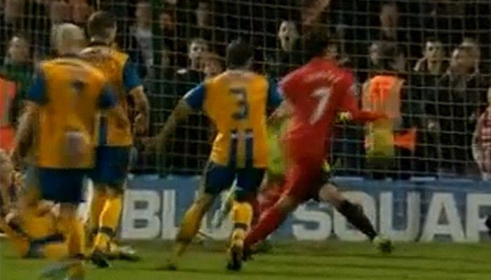 Ο Σουάρες σκοράρει με… καρφί