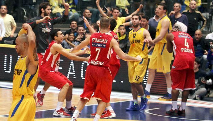 Τα παλικάρια και το σκάνδαλο