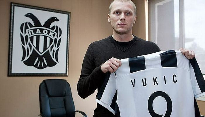 Υπέγραψε ο Βούκιτς